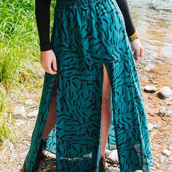 Long maxi skirt - Picture 6 of 7